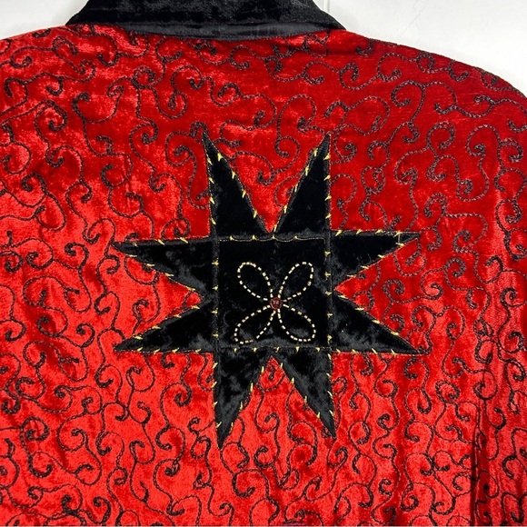 VINTAGE Juiia Kim Red & Black Velvet Pattern Long Sleeve Button Top Small - Picture 6 of 8